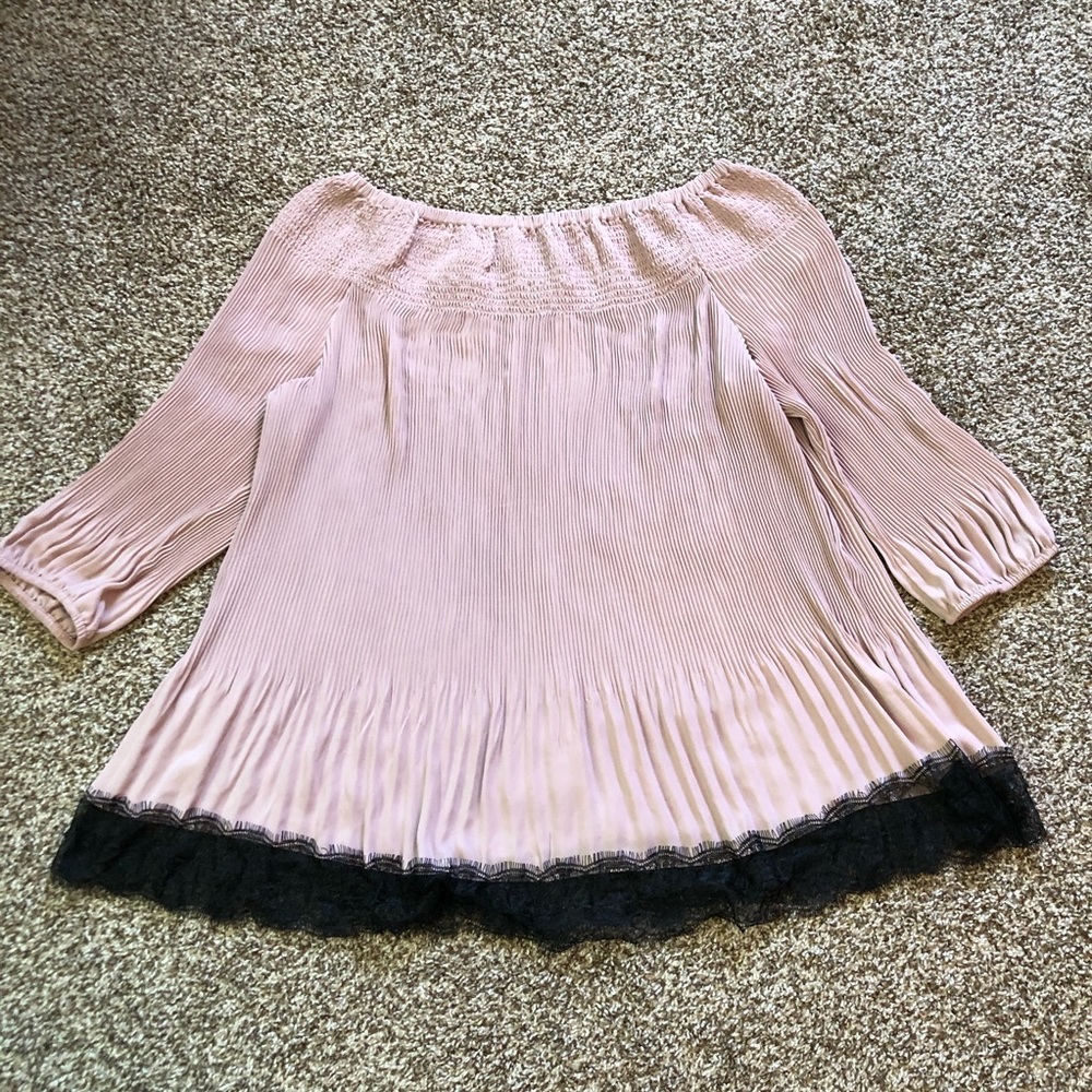 NWOT Mauve Off-the-Shoulder Top 1X Boutique